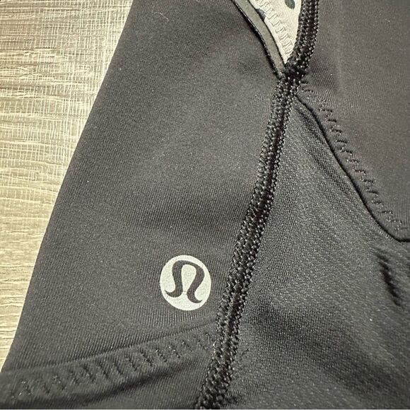 Lululemon Polka Dot/Stripe Run Crops 6 - Picture 11 of 14